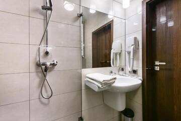 Фото номера Двухместный номер Делюкс с 1 кроватью Отель Hotel Nowy Dwór г. Тшебница 14
