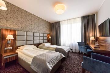 Фото номера Двухместный номер Делюкс с 1 кроватью Отель Hotel Nowy Dwór г. Тшебница 3