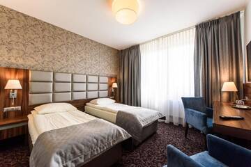 Фото номера Двухместный номер Делюкс с 1 кроватью Отель Hotel Nowy Dwór г. Тшебница 5