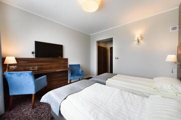 Фото номера Двухместный номер Делюкс с 1 кроватью Отель Hotel Nowy Dwór г. Тшебница 6