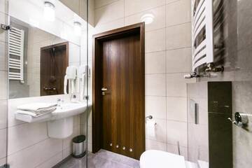 Фото номера Двухместный номер Делюкс с 1 кроватью Отель Hotel Nowy Dwór г. Тшебница 9