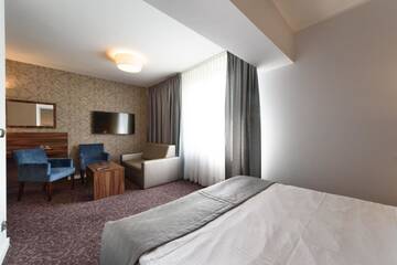 Фото номера Двухместный номер Делюкс с 1 кроватью Отель Hotel Nowy Dwór г. Тшебница 8